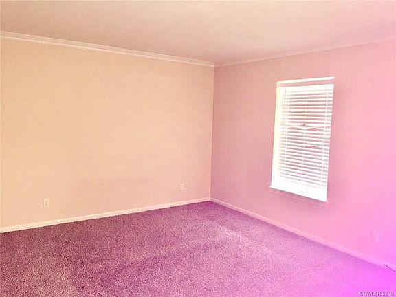 2nd image of 3820 Fairfield Ave #56
