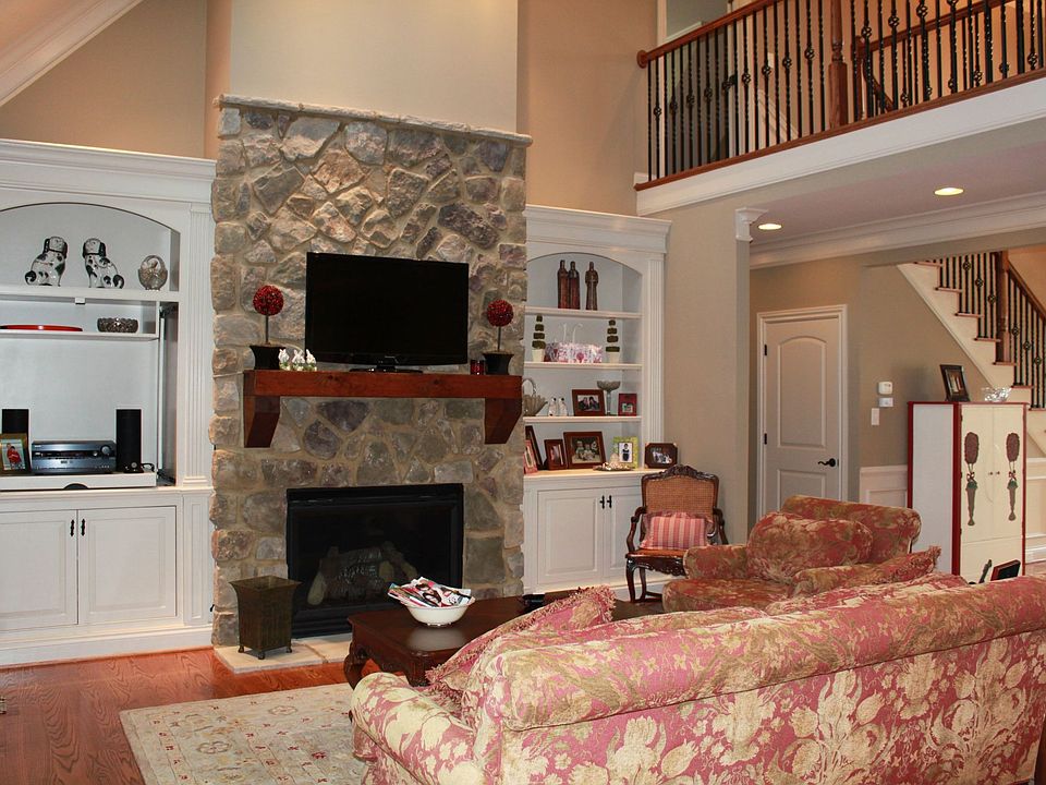 1st image of 1600 Alcott Manor Ln