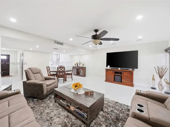 1789 W 72nd St, Hialeah, FL 33014