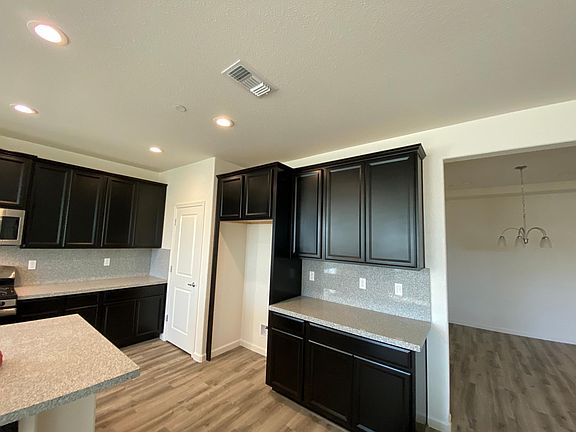 4th image of 2041 Coffee Creek Way