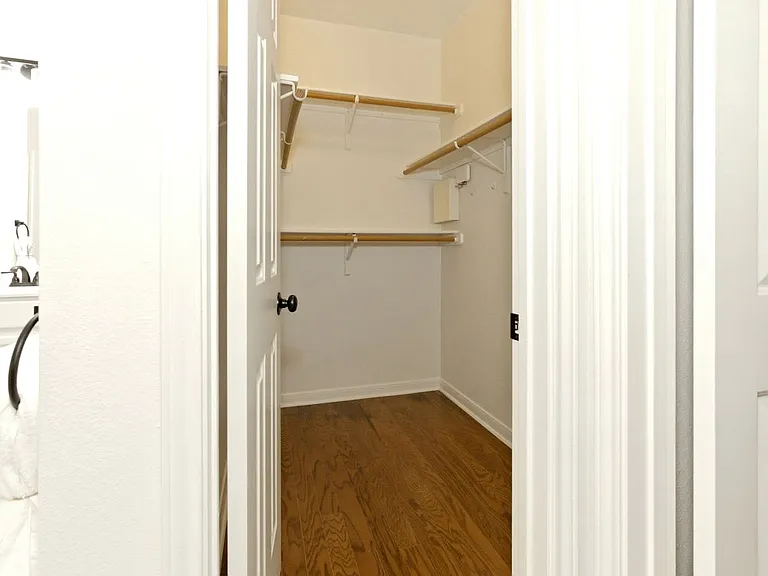 119 Baythorne — Photo 27