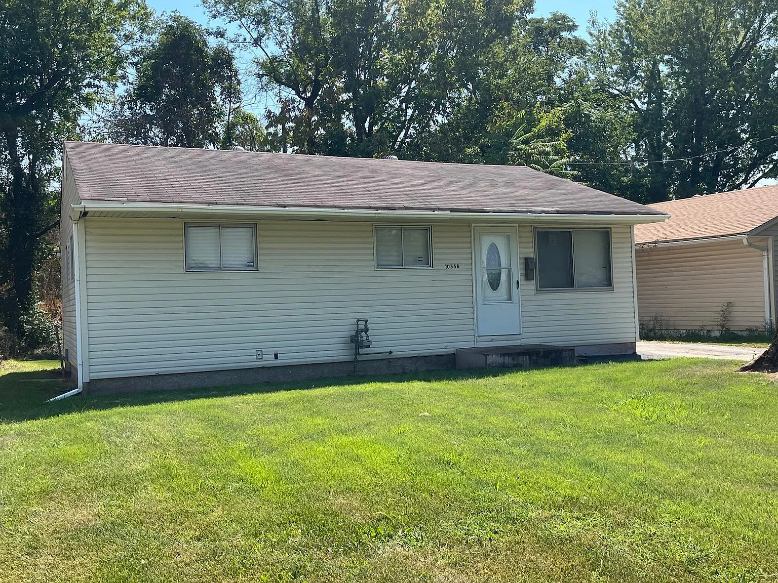 3 bed, 1.0 bath, 876 sqft, $1,395 — Photo 2