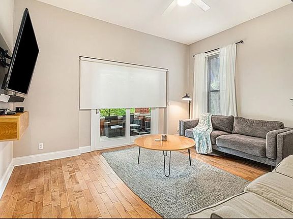 5th image of 3627 Wyandotte St APT 1