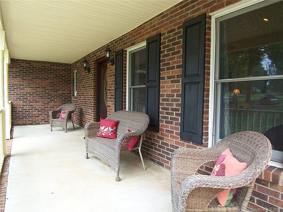 4th image of 1311 Brandy Ln