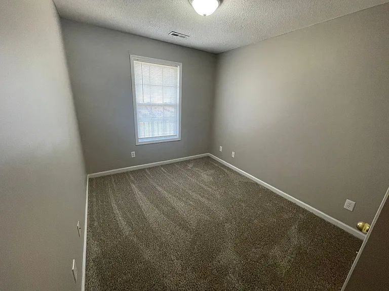 1031 McClardy Rd — Photo 9
