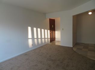 2869 S 6th St APT 1, Milwaukee, WI 53215