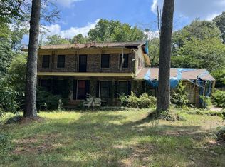 356 Greenwood Dr, Lilburn, GA 30047