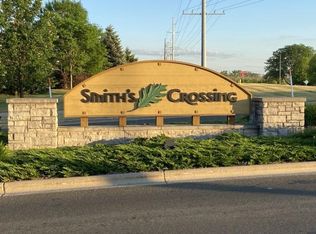 2581 Smiths Xing #207, Sun Prairie, WI 53590