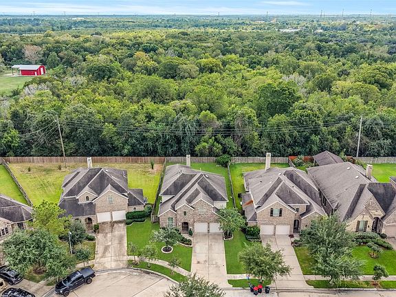 2nd image of 13104 Hollow Garden Ln