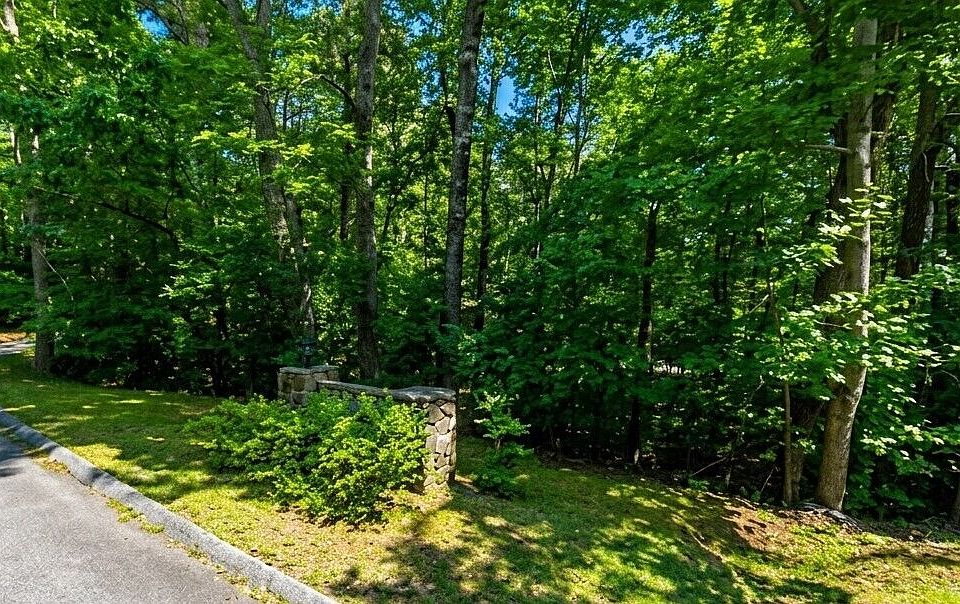 1st image of 0 Ridgemore Cir Lot 12