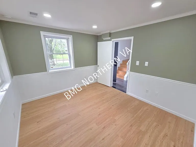 6413 Berkshire Dr — Photo 14