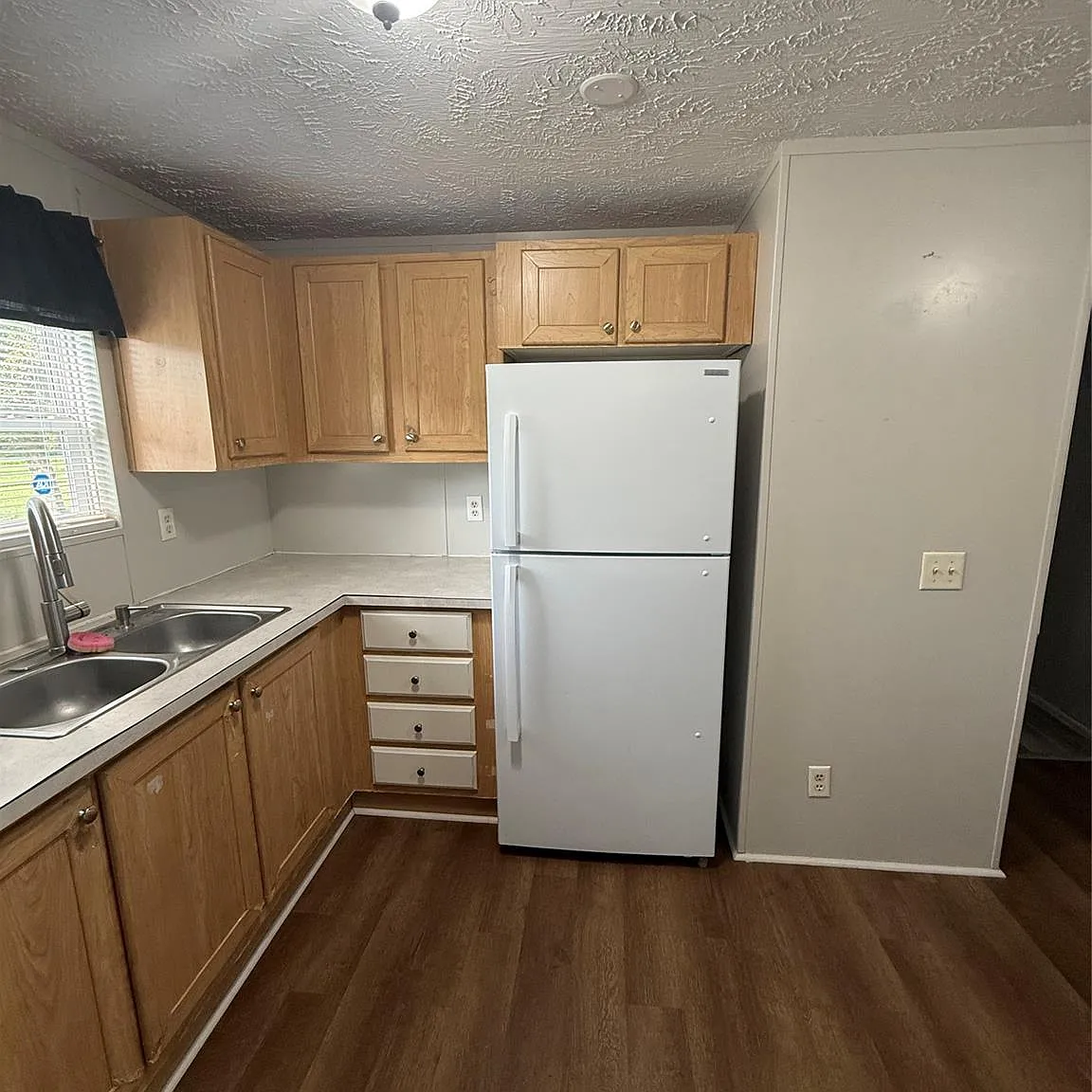 3 bed, 1.0 bath, 896 sqft, $850 — Photo 4