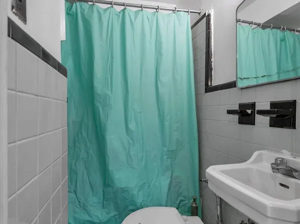 69-40 Yellowston Boulevard image 15 of 15