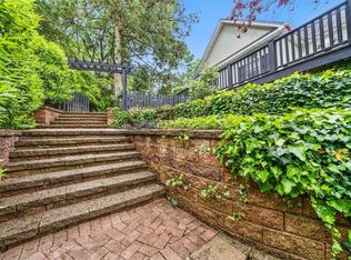 16 Timberpoint Dr, Northport, NY 11768