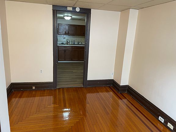 4th image of 134 S Franklin St APT 1