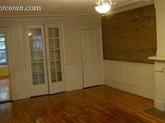 5th image of 370 Putnam Ave