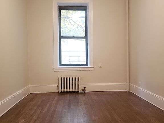 4th image of 1080 Park Ave APT 2E