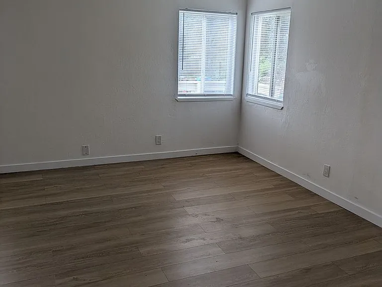 1007-1013 Grant St — Photo 9