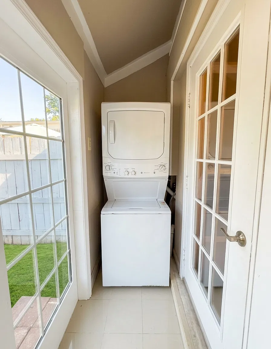 3 bed, 1.5 bath, 1170 sqft, $2,450 — Photo 4