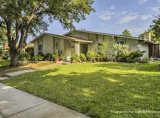 2037 Christie Ln, Carrollton, TX 75007