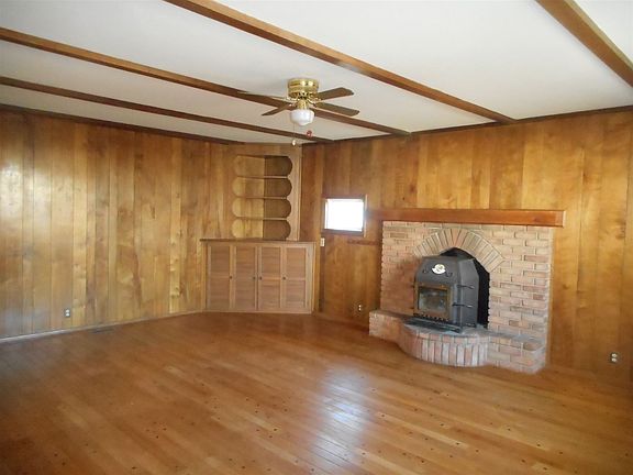 5th image of 1609 N Iowa St