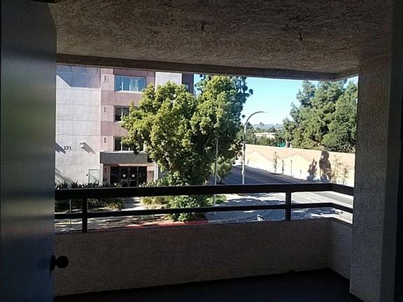 4th image of 290 N Madison Ave APT 106