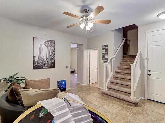 5th image of 423 N 66th Dr