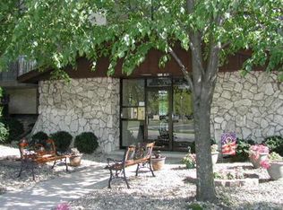4005 W 93rd St APT 4D, Oak Lawn, IL 60453