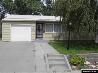 1328 Odell Ave, Thermopolis, WY 82443