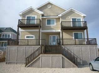 818 Dune Rd, Westhampton Beach, NY 11978