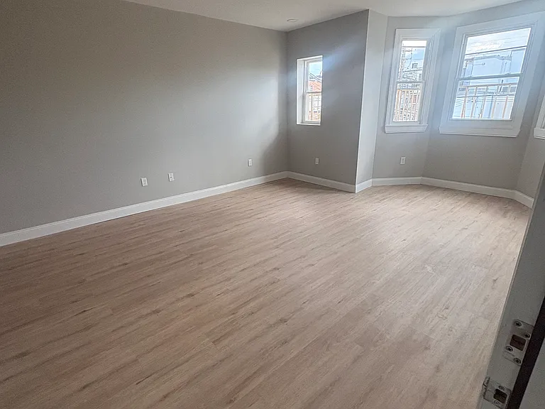 2105 Maryland Ave #404 — Photo 17