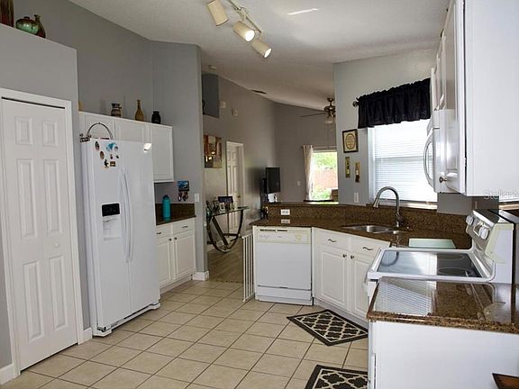 3rd image of 2275 Santa Lucia St