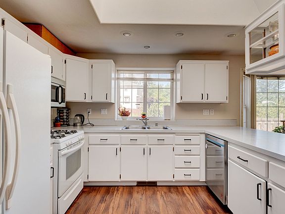 2nd image of 1484 SW Ponsteen Dr