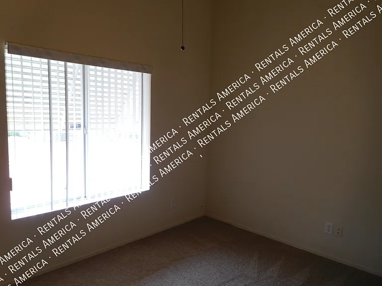 5747 N 105th Ln — Photo 25