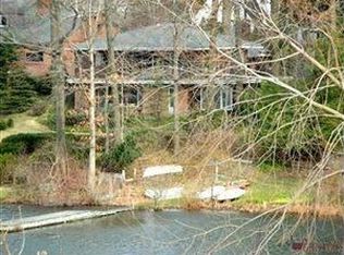 1589 Woodway Rd, Kent, OH 44240