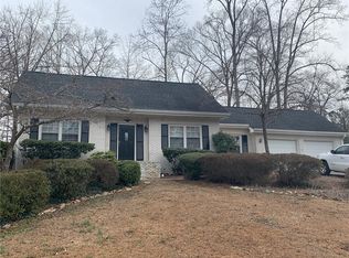 1240 Seven Springs Cir, Marietta, GA 30068