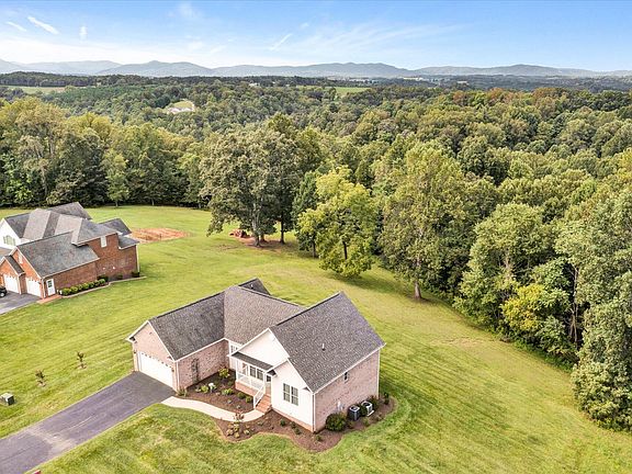 3rd image of 490 Freedom Ln