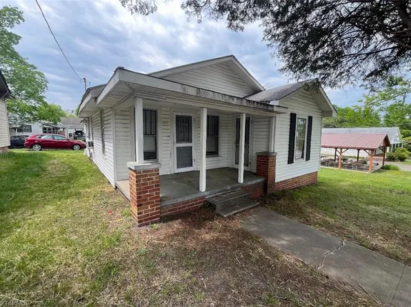 102 Church St, Thomasville, NC 27360