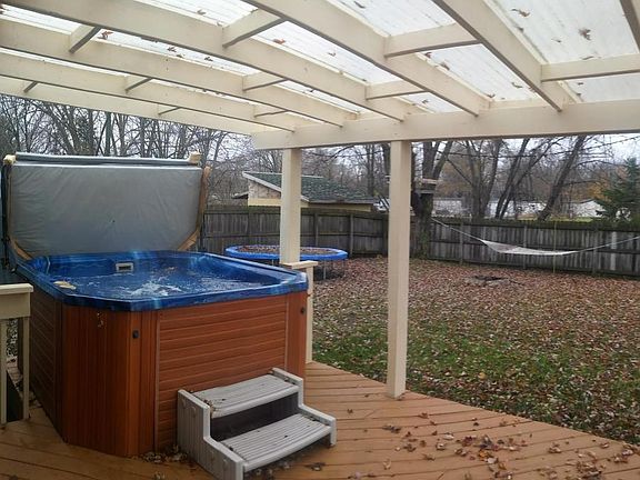 4th image of 423 Andover St SE