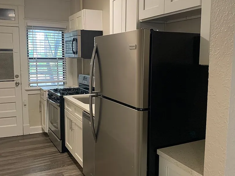 4111-4113 Walnut St — Photo 9