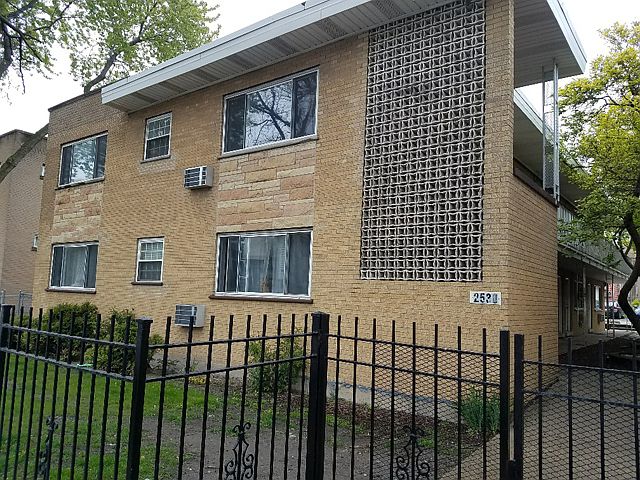 1st image of 2530 W Foster Ave APT 206
