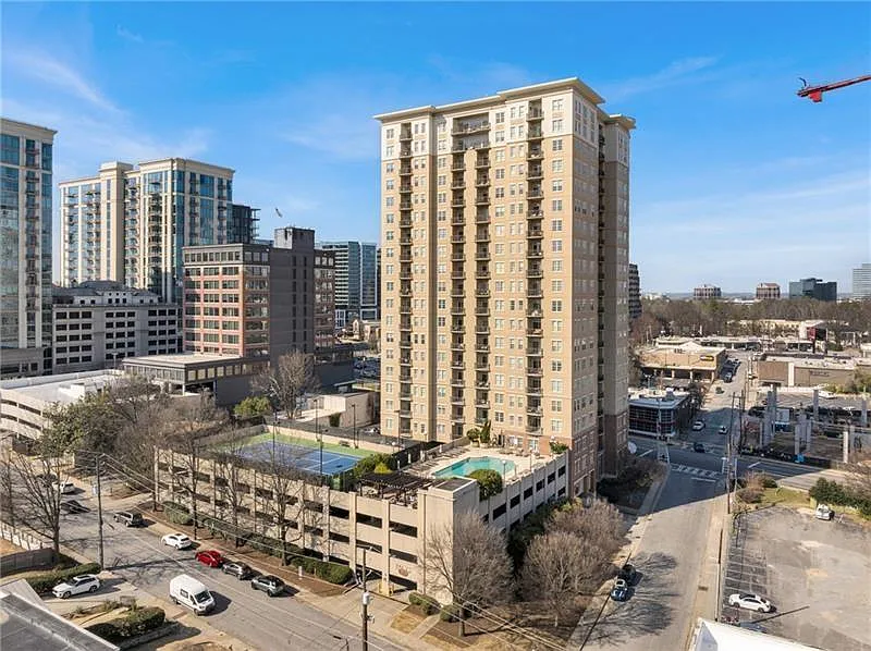 325 E Paces Ferry Rd NE #601