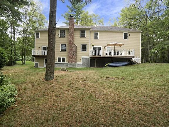 5th image of 17 Carriage House Dr