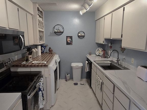 2nd image of 127 Southbrooke Dr APT 5