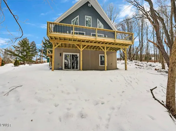 578 Lakeview Dr E, Lake Ariel, PA 18436