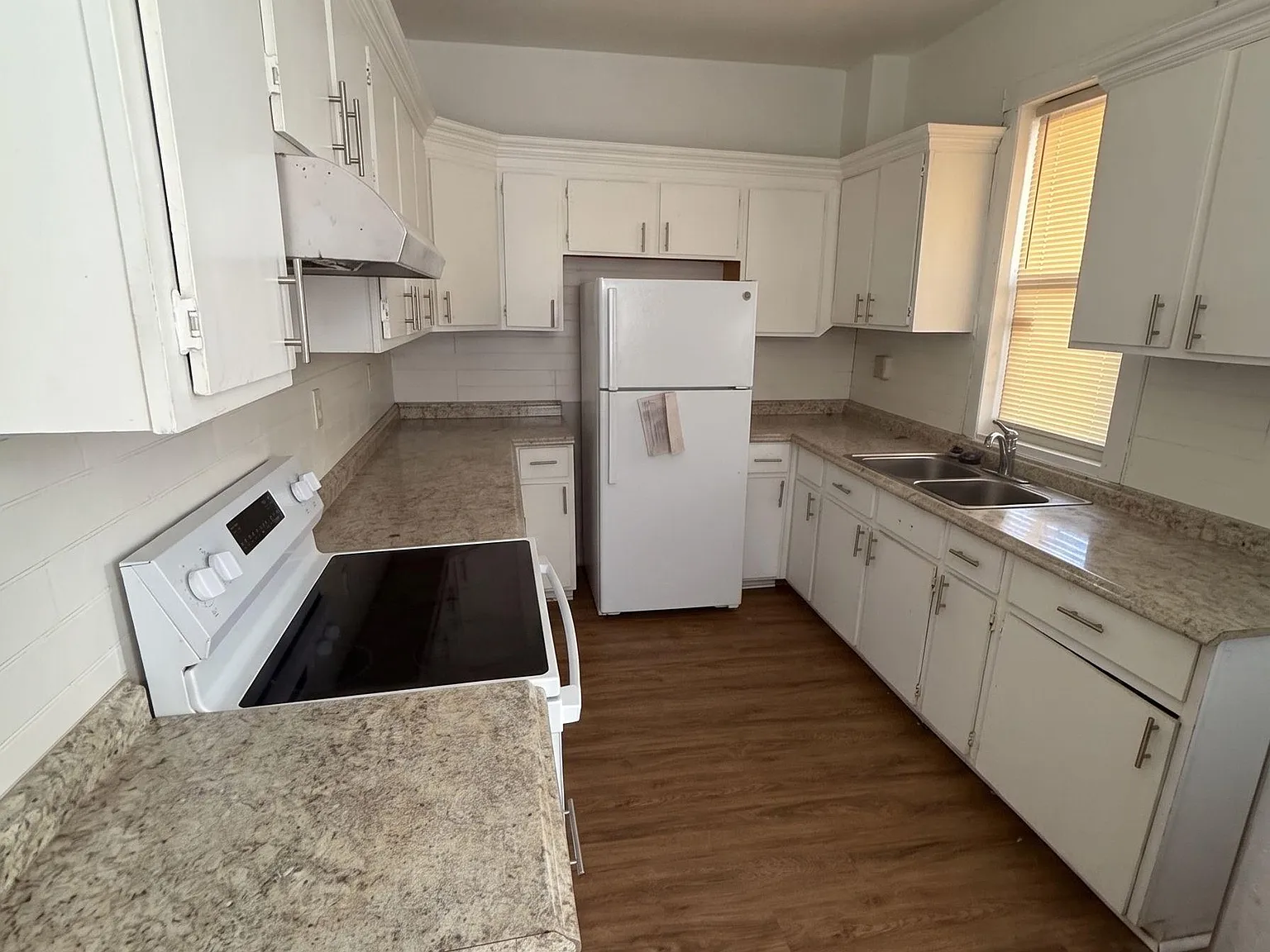4 bed, 1.5 bath, 2040 sqft, $754 — Photo 2