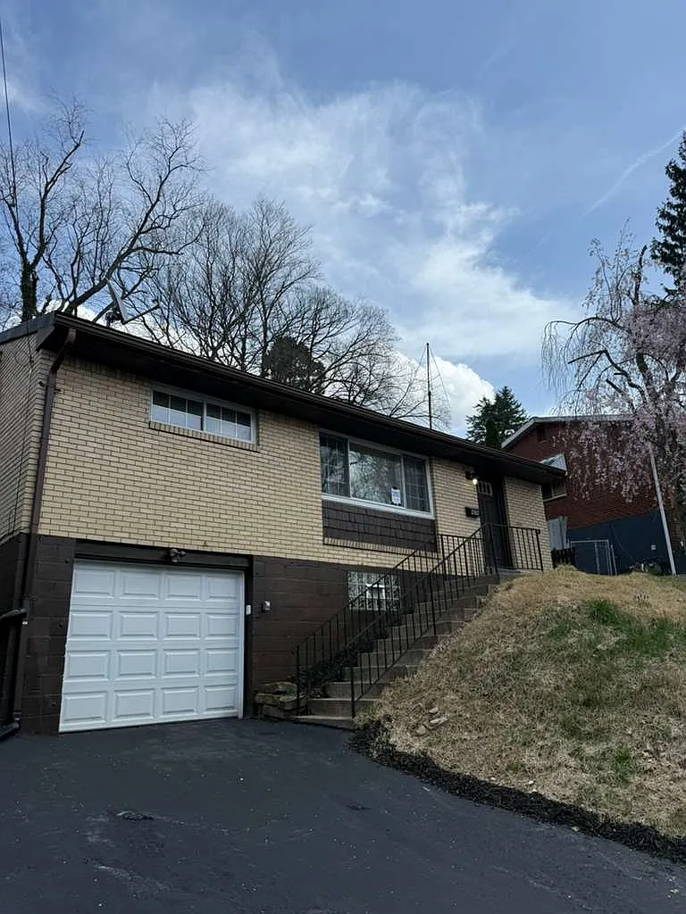 Building Photo - 424 Collins Dr