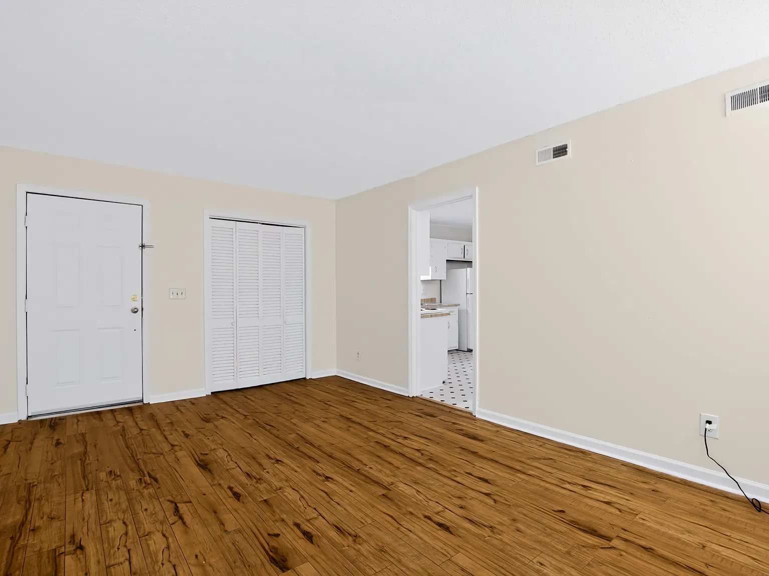 Dixon Ct, Murfreesboro — Photo 1