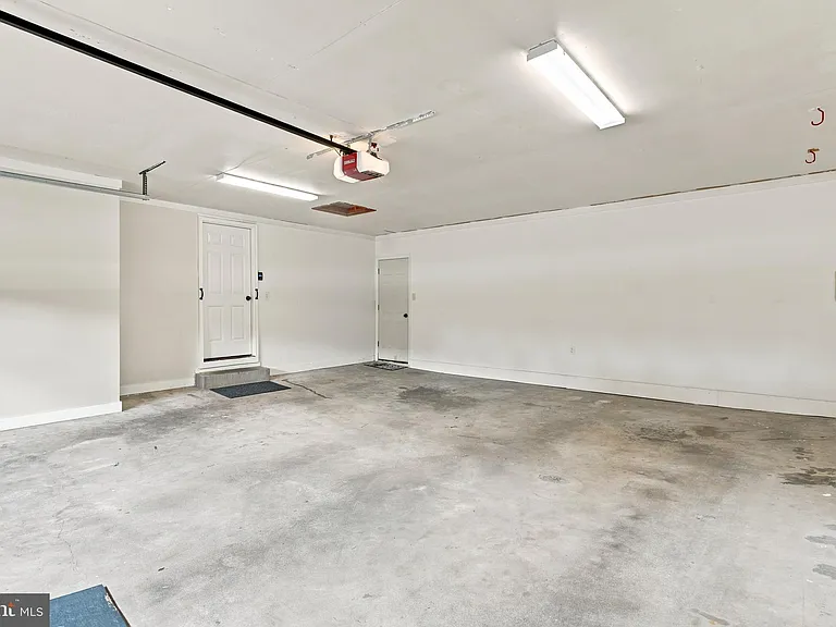 11414 Bronzedale Dr — Photo 64