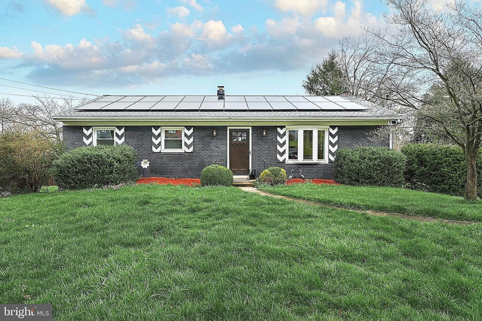 3161 Parker Dr photo 1